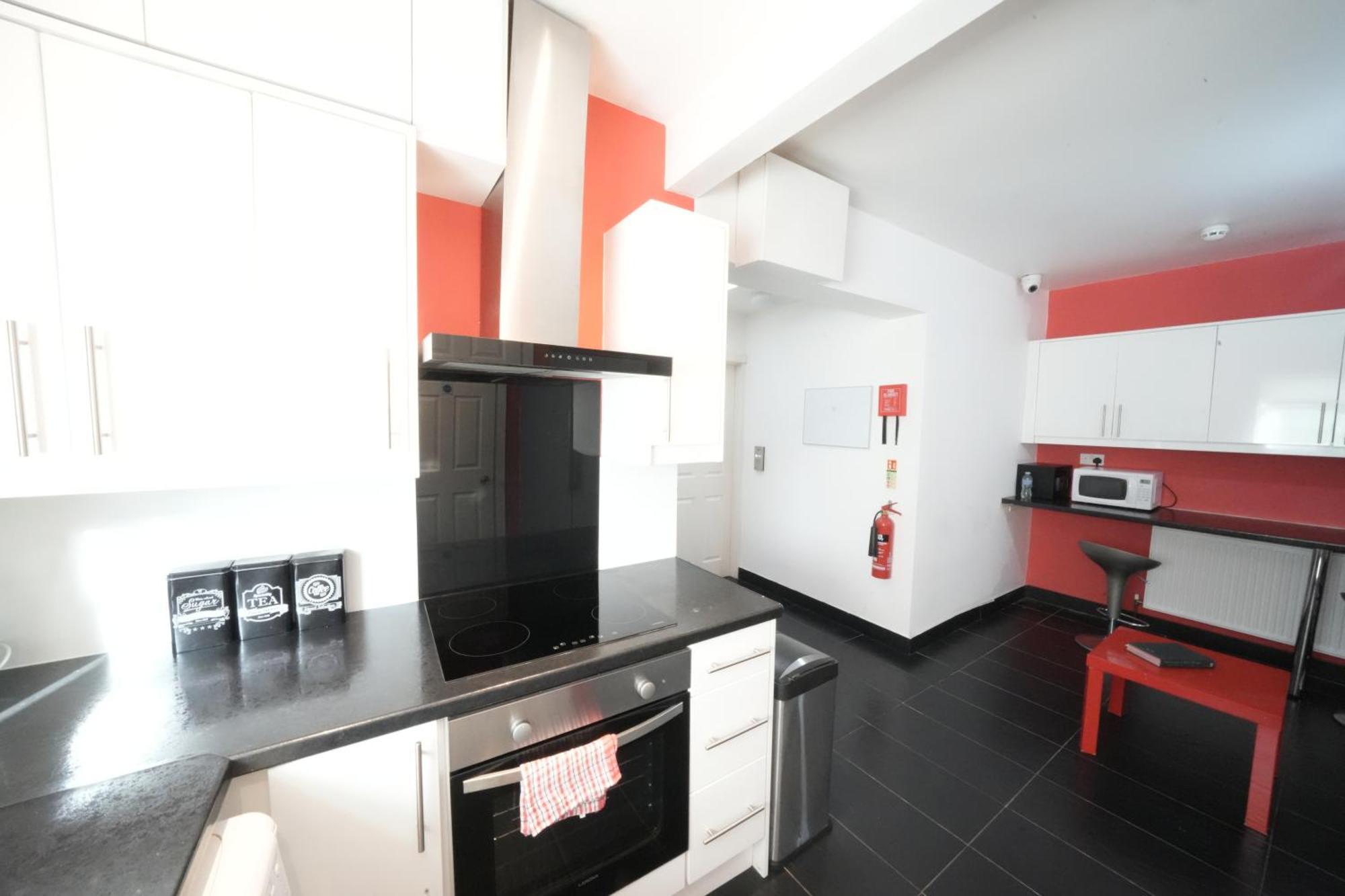 Great Airport Sleep Apartment Harmondsworth Exterior photo