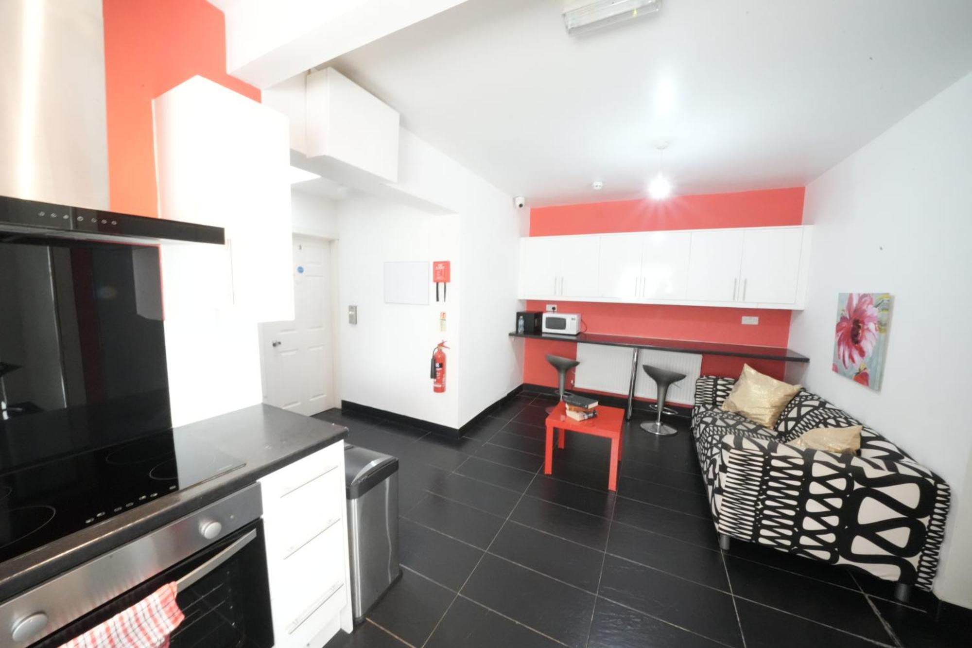 Great Airport Sleep Apartment Harmondsworth Exterior photo